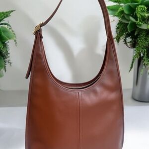 Ergo Shoulder Bag 33